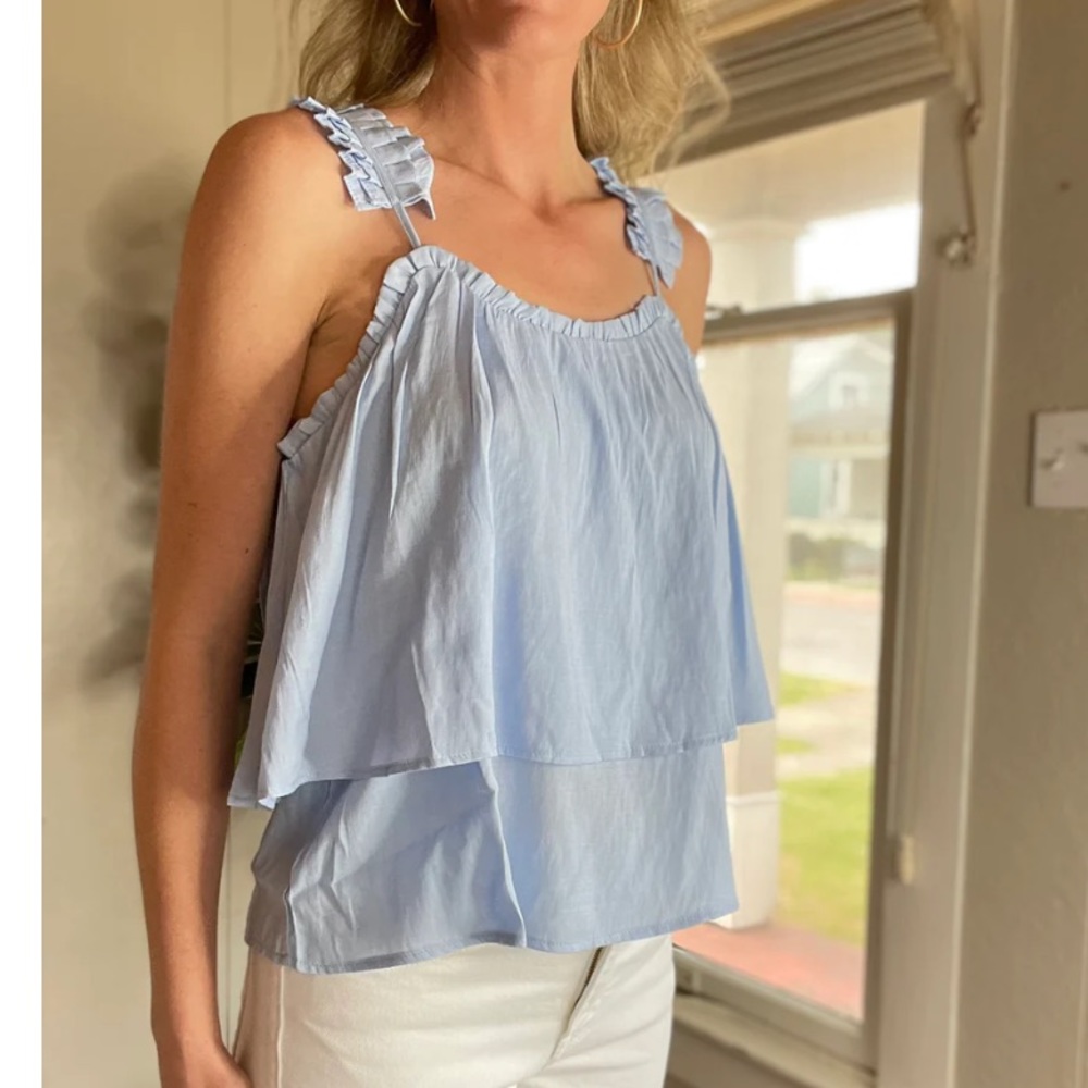 NWT Hayden tiered light blue pleated strap tank size small